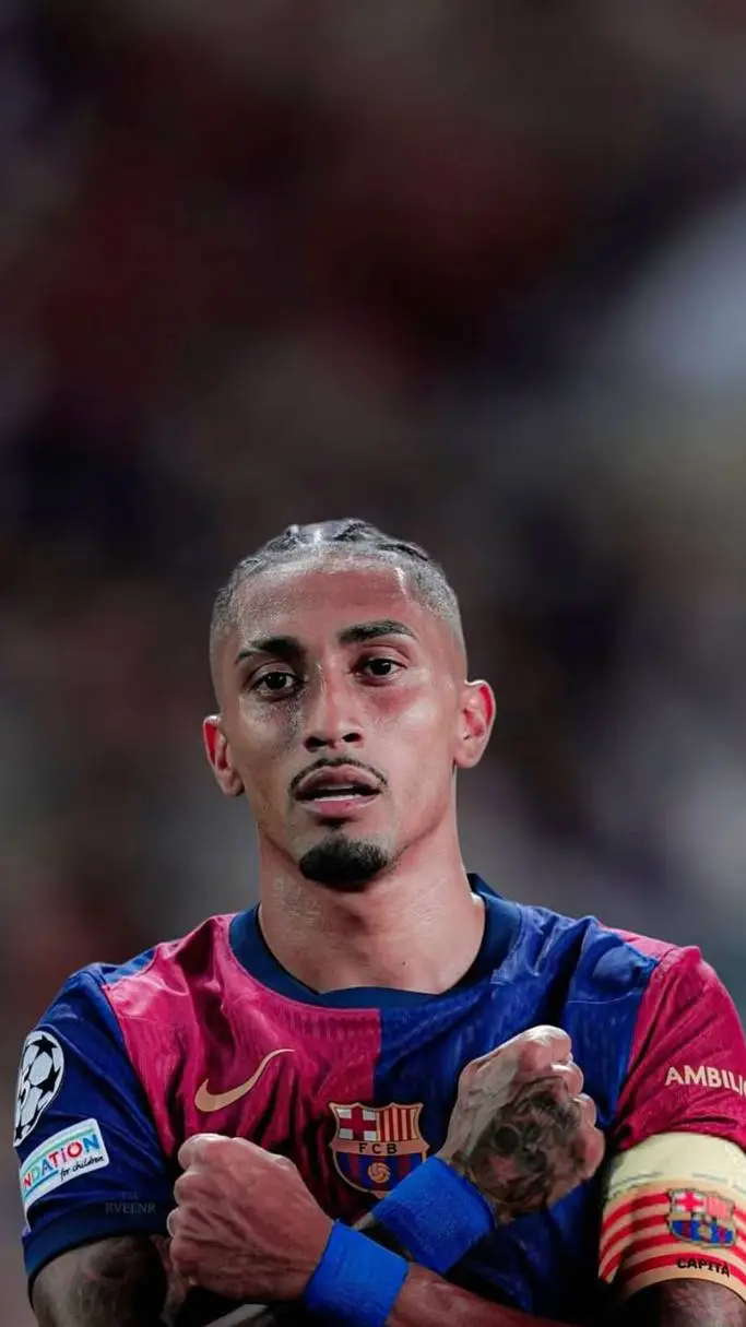 ai character: Рафинья  background