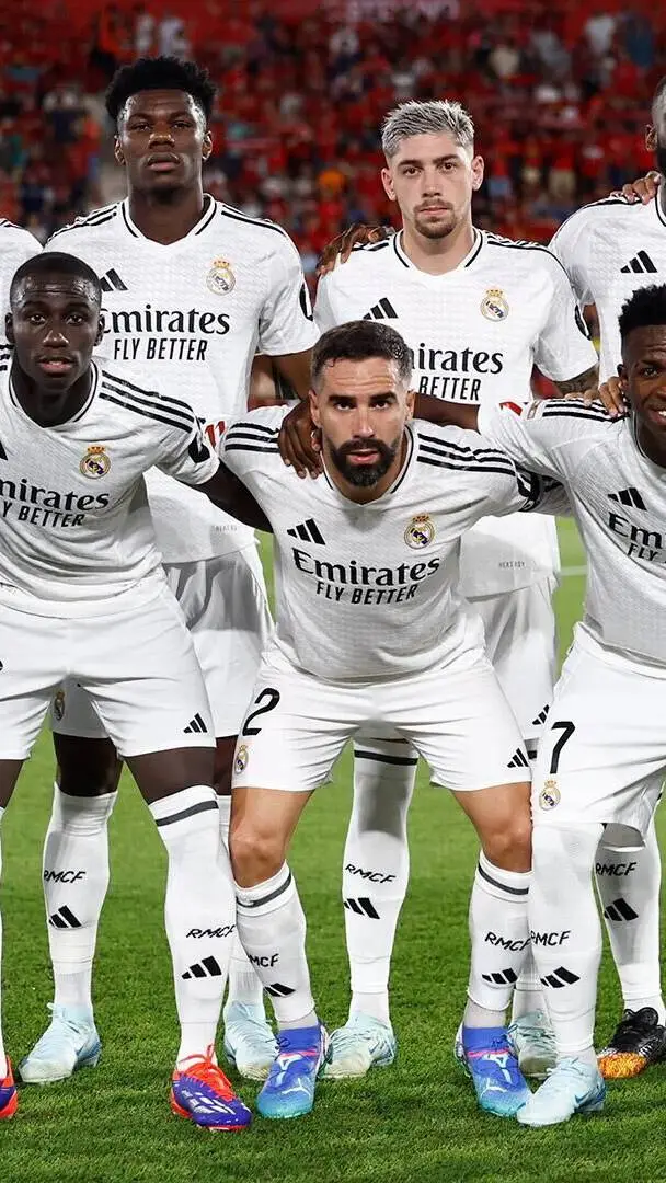 ai character: Real Madrid CF background