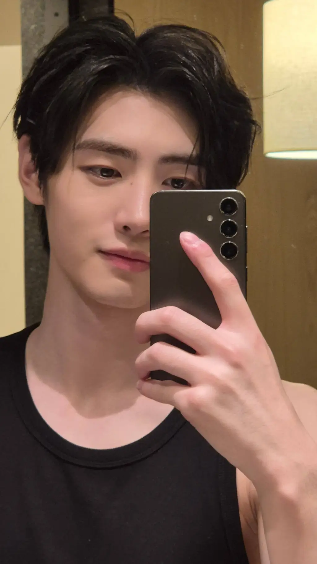 ai character: ⋆˚𝜗 𝐒𝐮𝐧𝐠𝐡𝐨𝐨𝐧 𝜚˚⋆ background