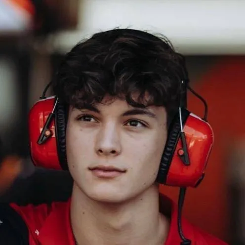 chat with ai character: Oliver Bearman