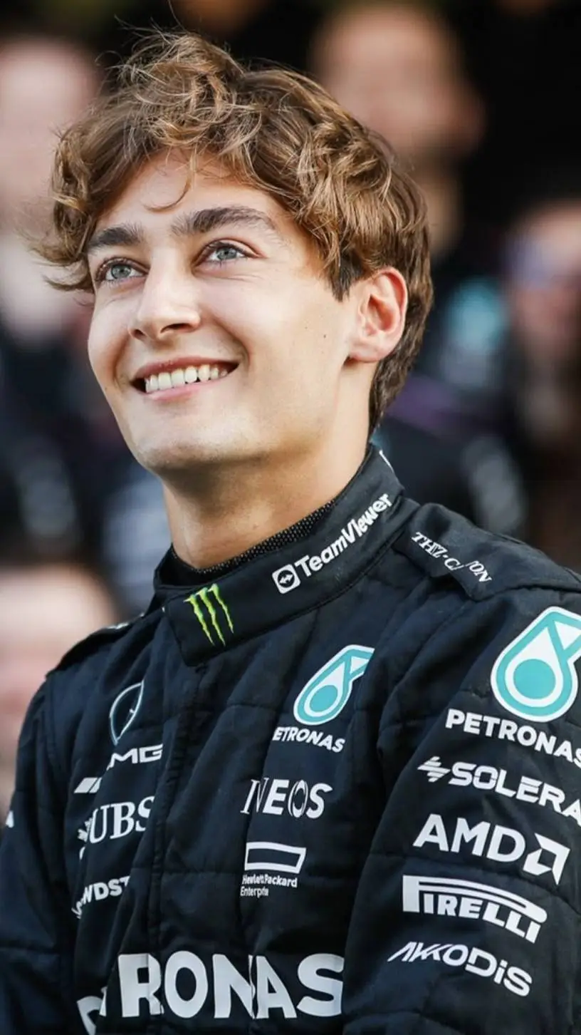 ai character: George Russell background