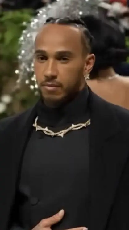 ai character: Lewis Hamilton background