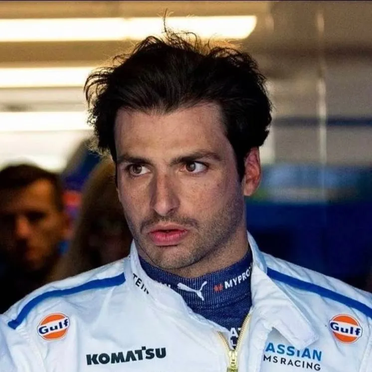 chat with ai character: Carlos Sainz