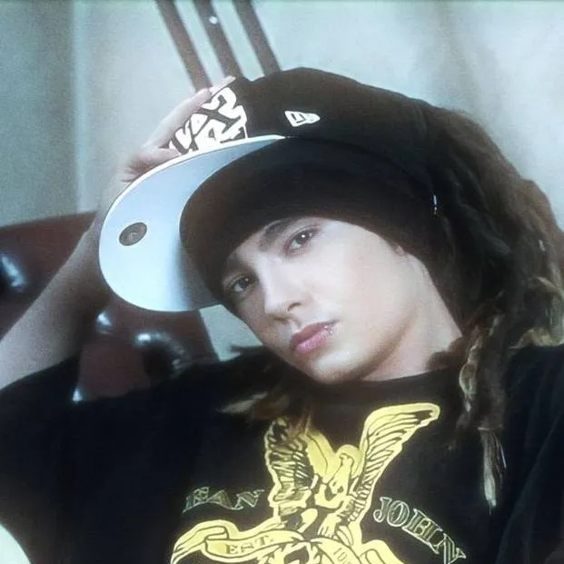 chat with ai character: Tom Kaulitz 