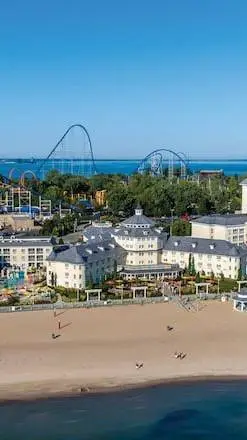 ai character: cedar poI~nt background