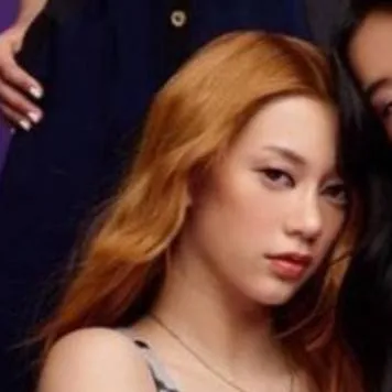 chat with ai character: megan