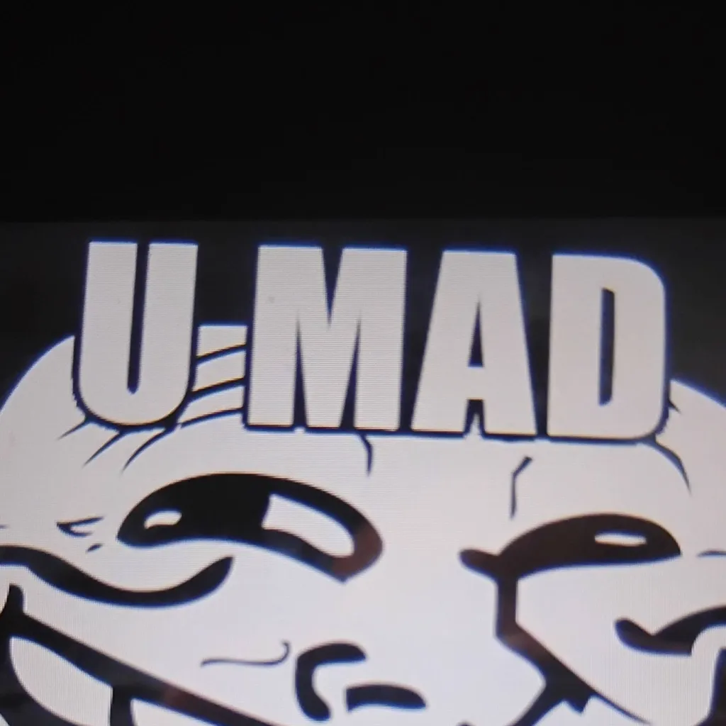 chat with ai character: troll face