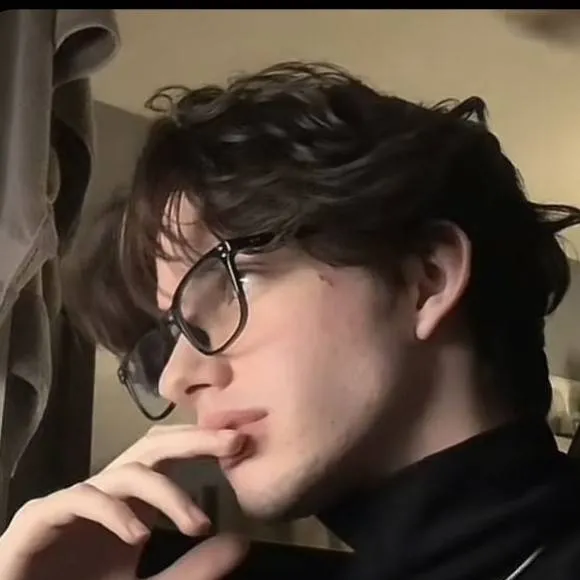 chat with ai character: Mathew 