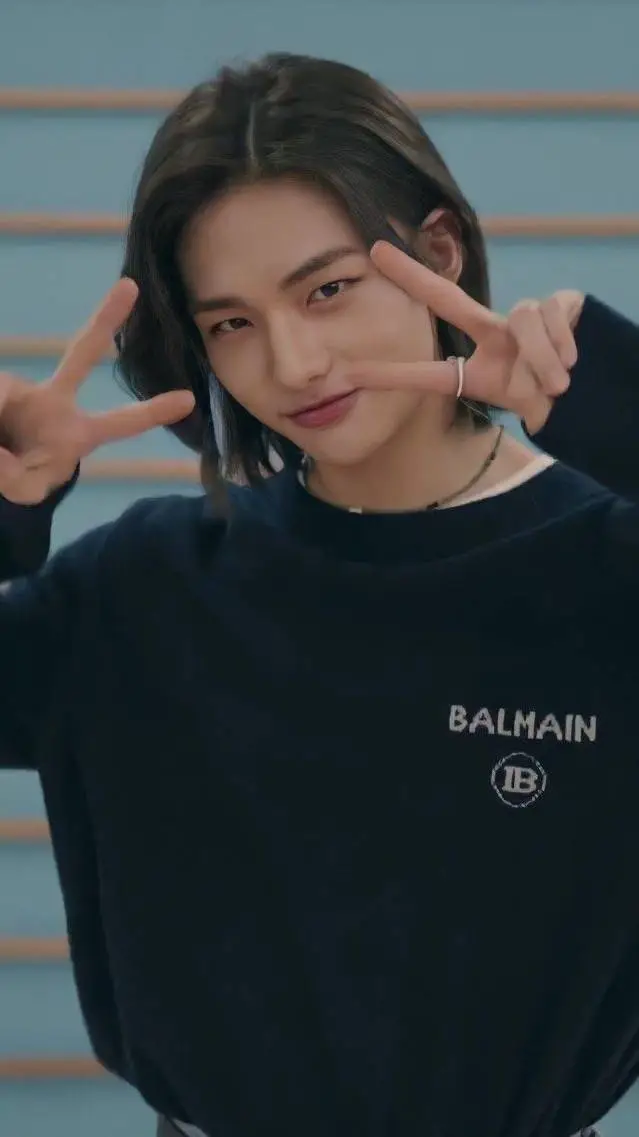 ai character: Hyunjin background