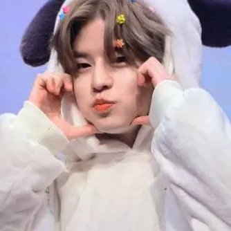 chat with ai character: Seungmin
