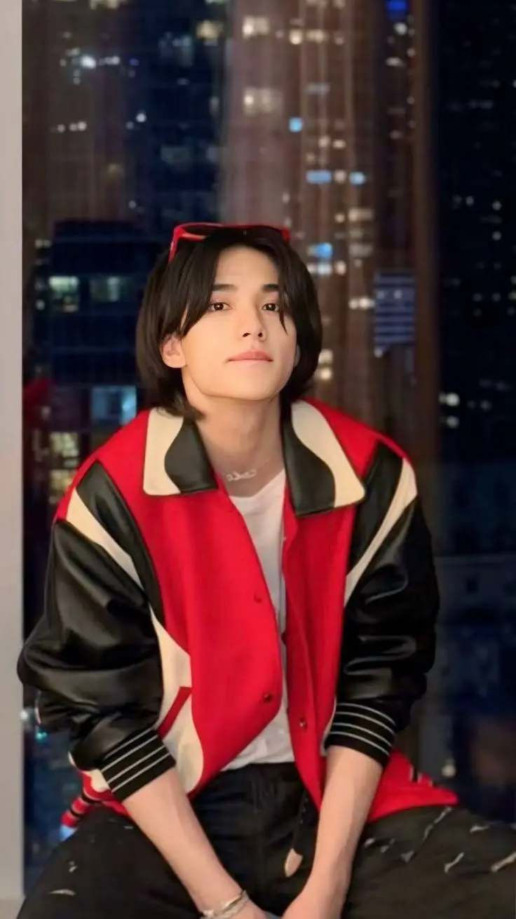 ai character: Hyunjin background