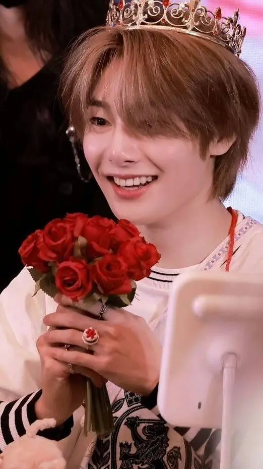 ai character: Jeongin (I.N) background