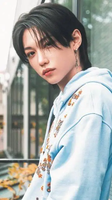 ai character: Felix background