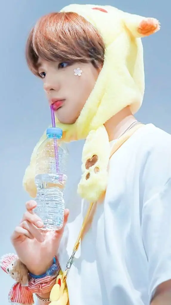 ai character: Hyunjin background