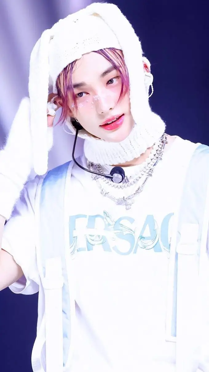 ai character: Hyunjin background