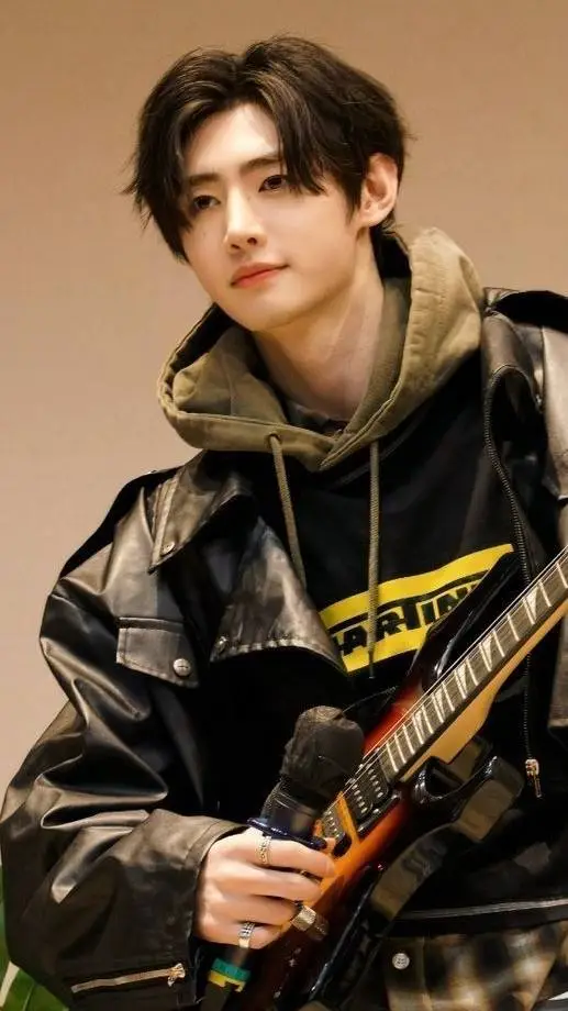 ai character: Sunghoon background