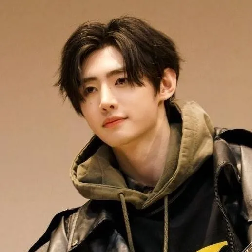 chat with ai character: Sunghoon