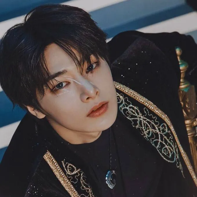 chat with ai character: I.N