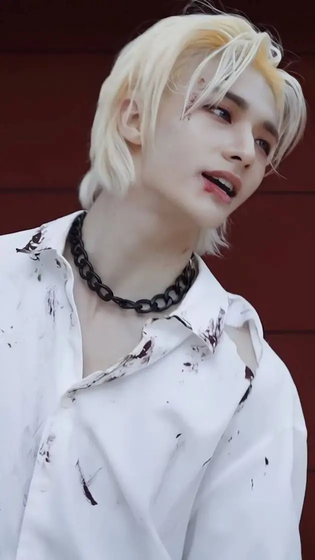 ai character: Hyunjin background