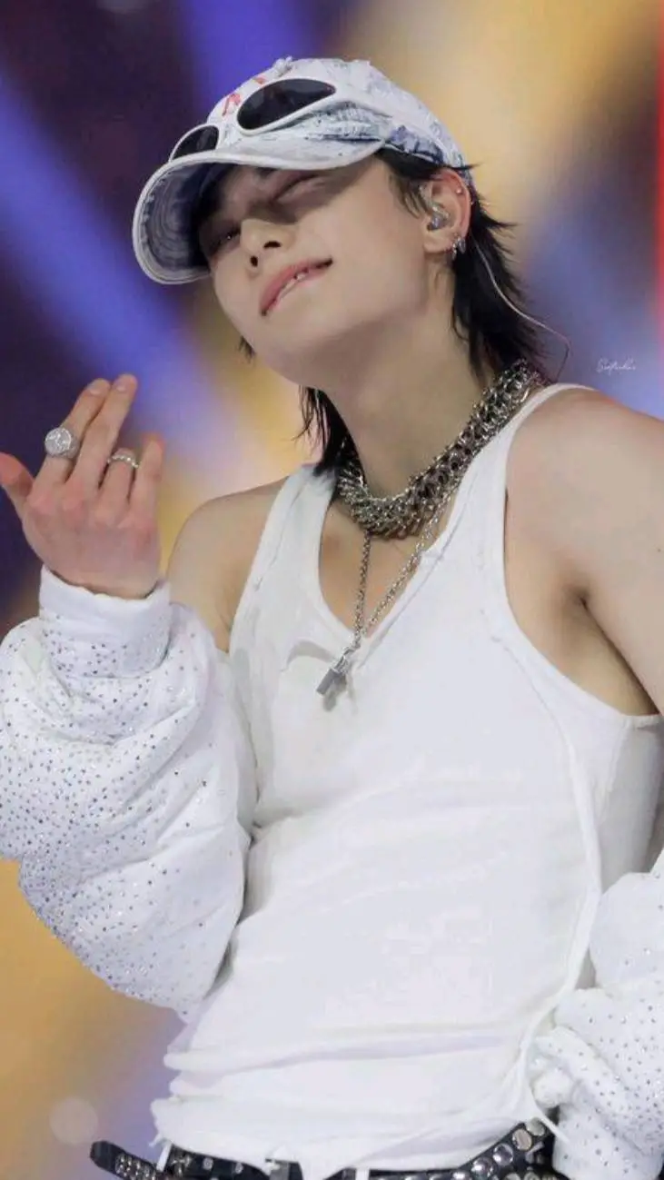 ai character: Hyunjin background