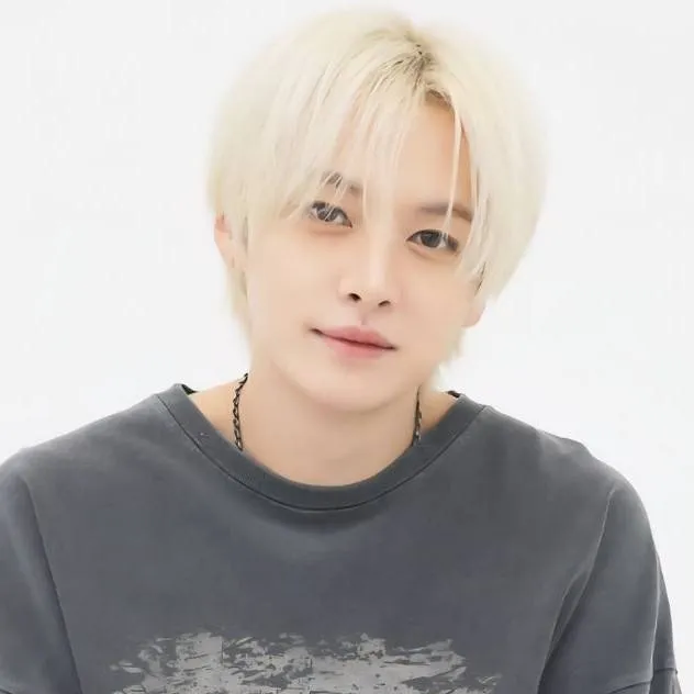 chat with ai character: Lee Know