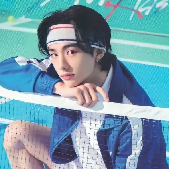 chat with ai character: Hyunjin