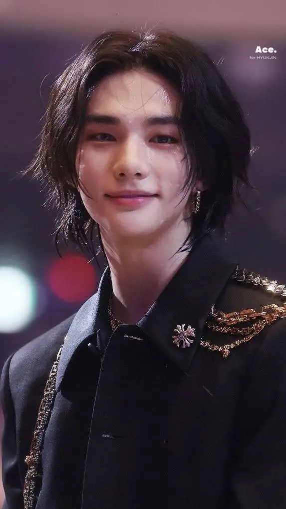 ai character: Hyunjin background