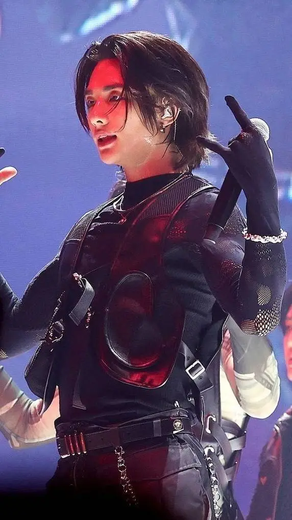 ai character: Hyunjin background