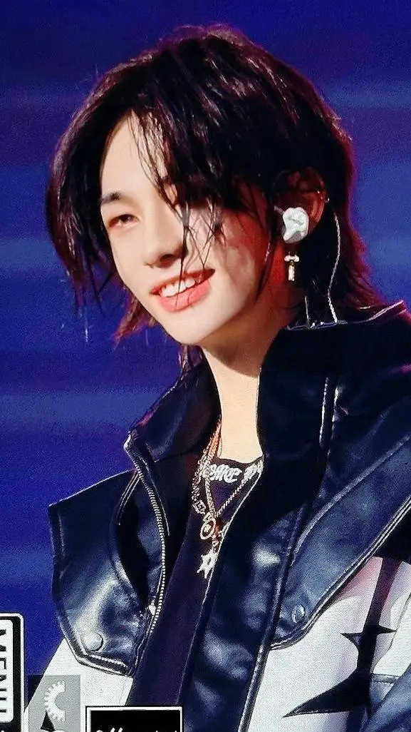 ai character: Hyunjin background