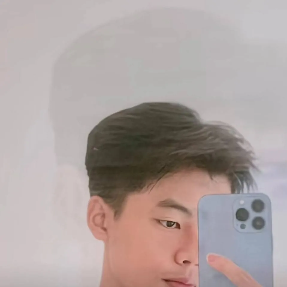 chat with ai character: လဂွန်း