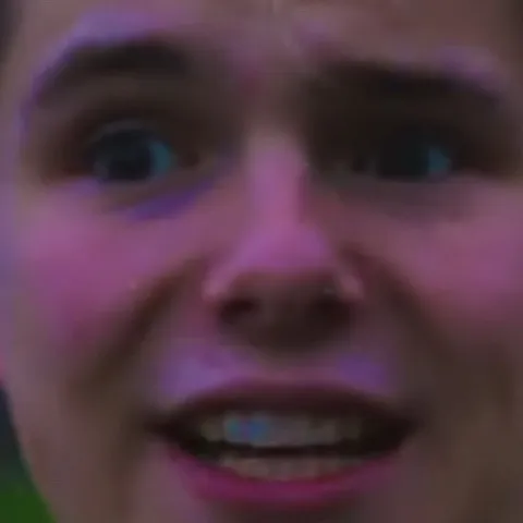 chat with ai character: Sean demmers 