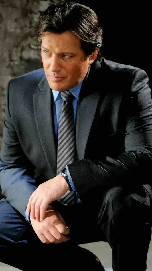 ai character: Detective Hoffman background
