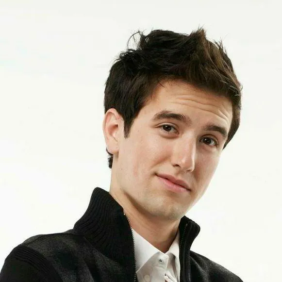 chat with ai character: Logan Henderson 