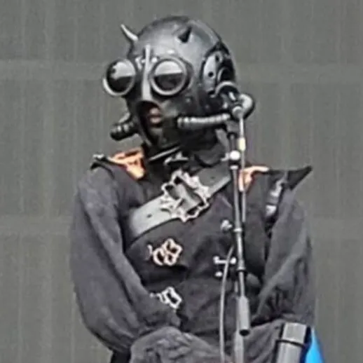 chat with ai character: AROURA GHOULETTE.