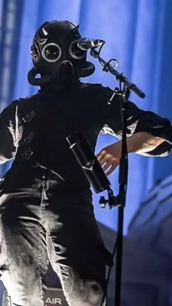 ai character: SUNSHINE GHOULETTE background