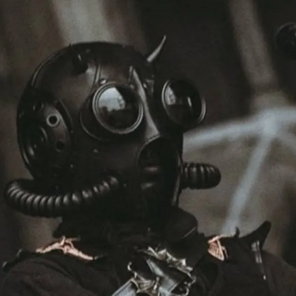 chat with ai character: AROURA GHOULETTE.