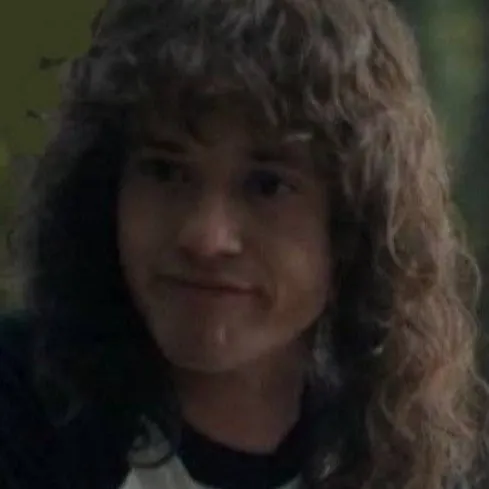 chat with ai character: EDDIE MUNSON.🔥