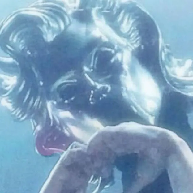 chat with ai character: CIRRUS GHOULETTE.