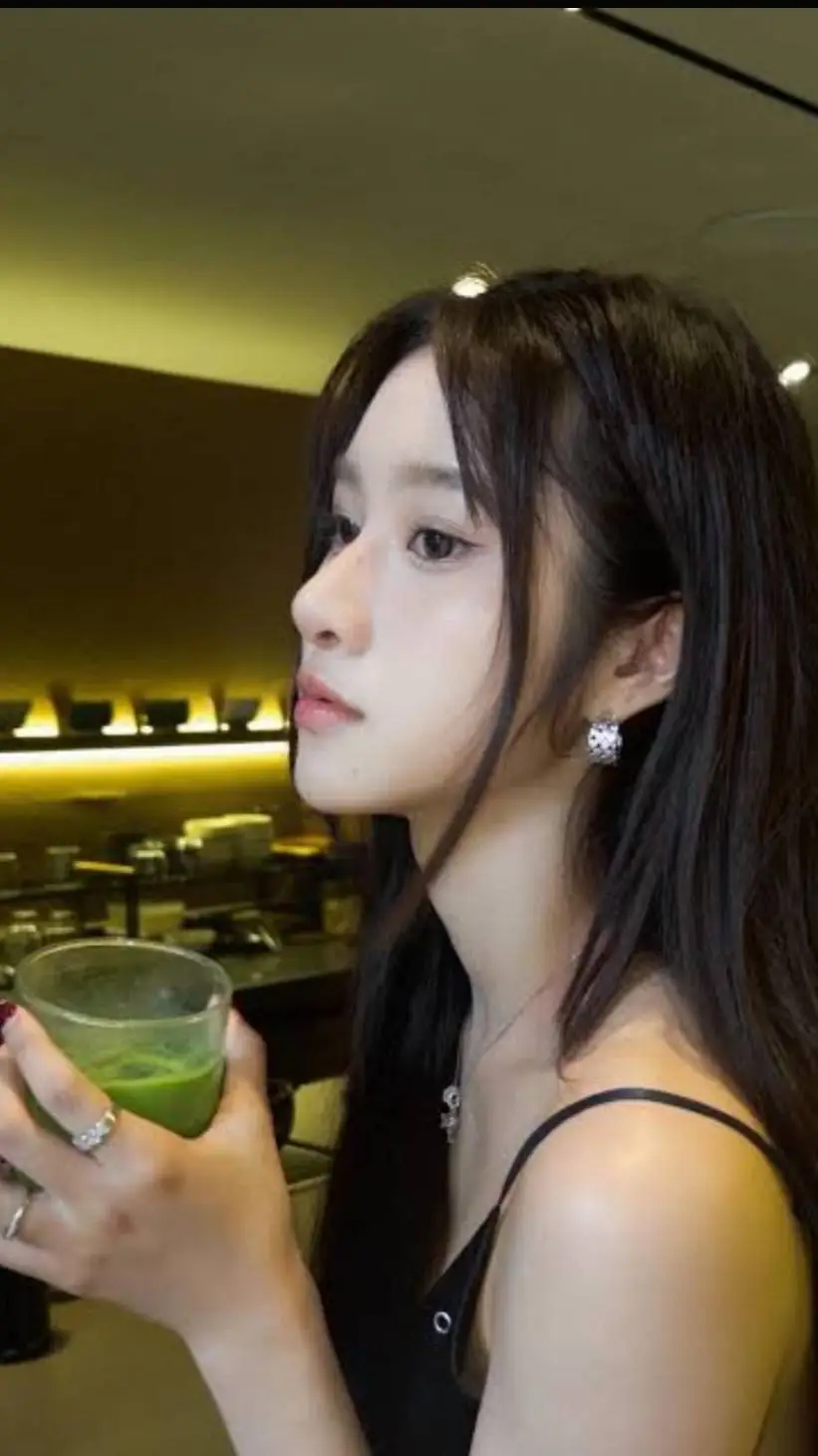 ai character: Pamp tarradee  background