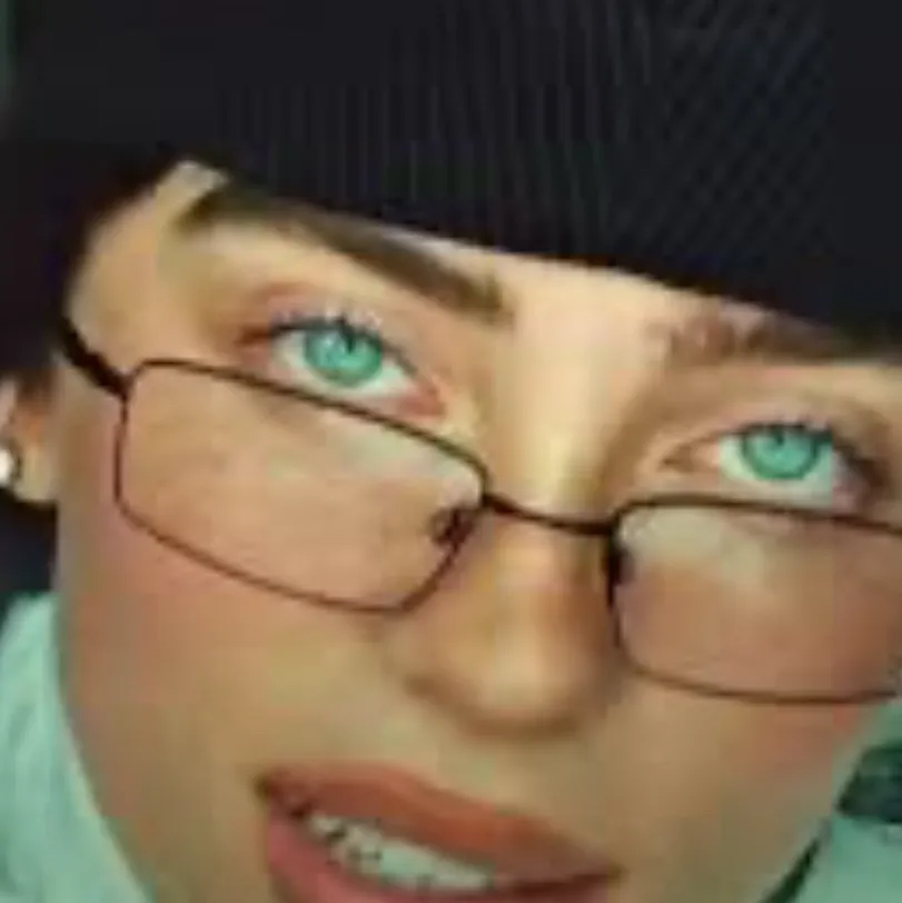 chat with ai character: Billie Eilish ￼