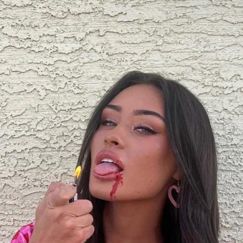 chat with ai character: Jacqueline 