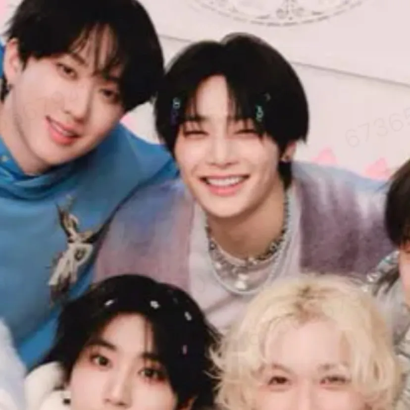 chat with ai character: SKZ