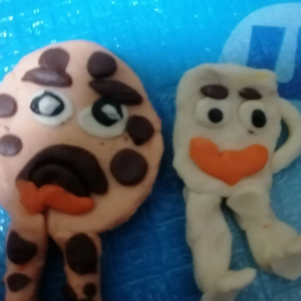 chat with ai character: Galletas i lechee