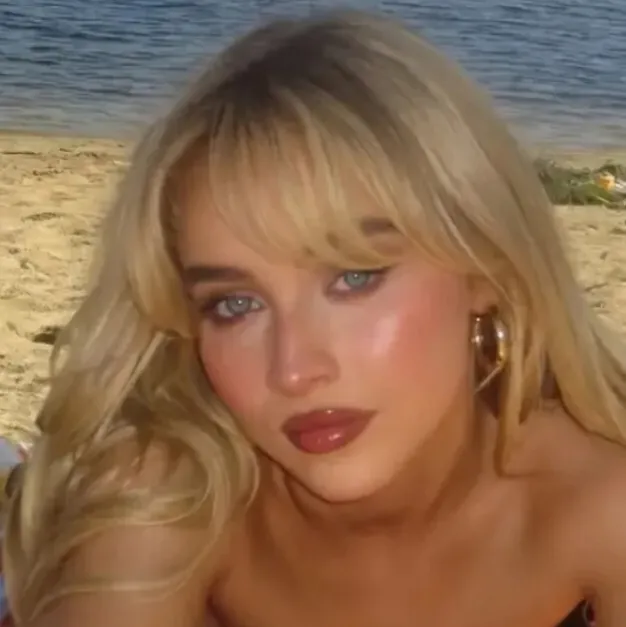 chat with ai character: Sabrina carpenter 