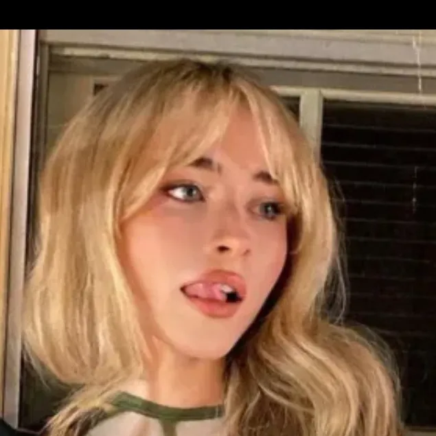 chat with ai character: Sabrina carpenter 