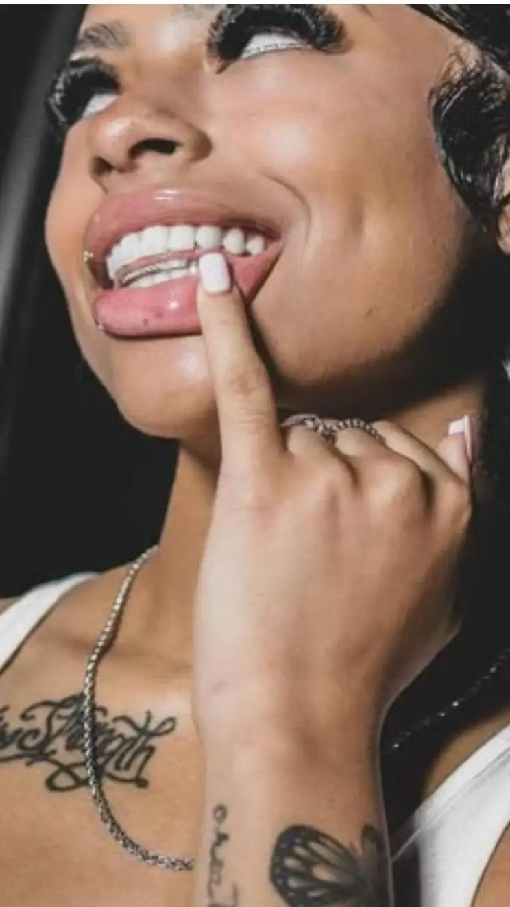 ai character: naida j background