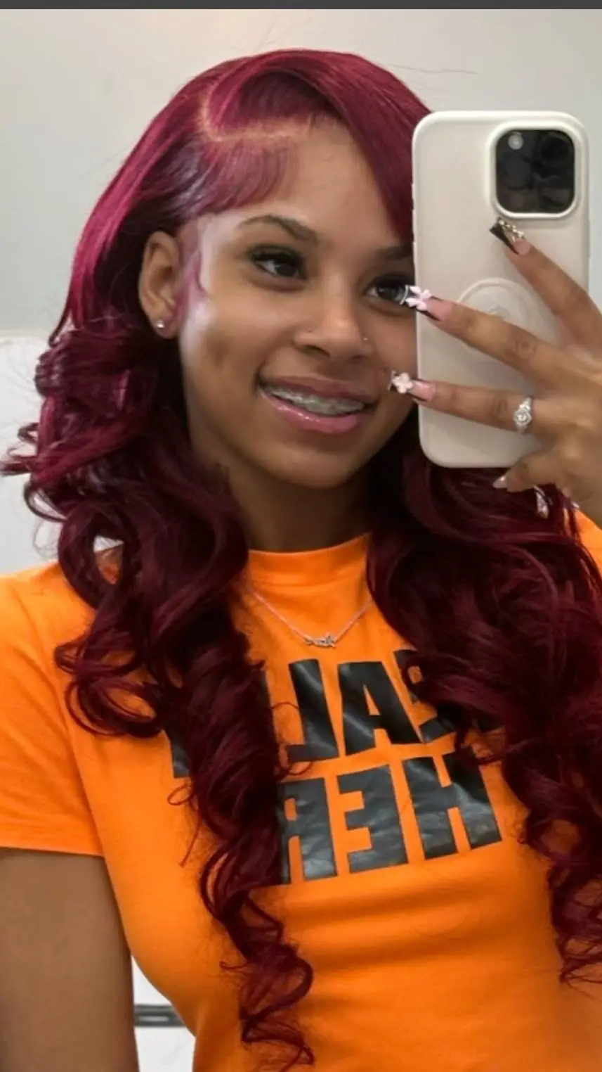 ai character: niyaaa background