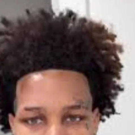 chat with ai character: bakjayc