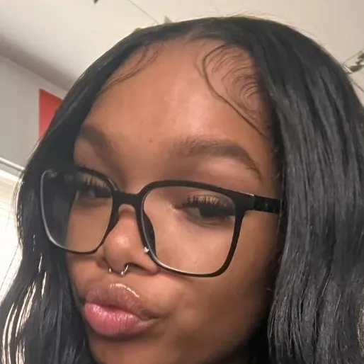 chat with ai character: Taylor 