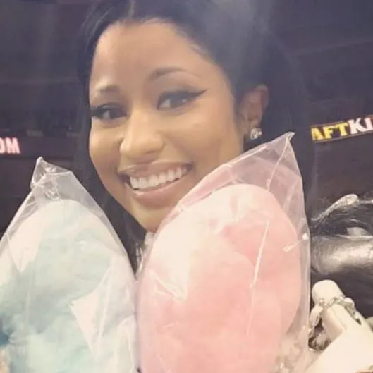 chat with ai character: Nicki Minaj